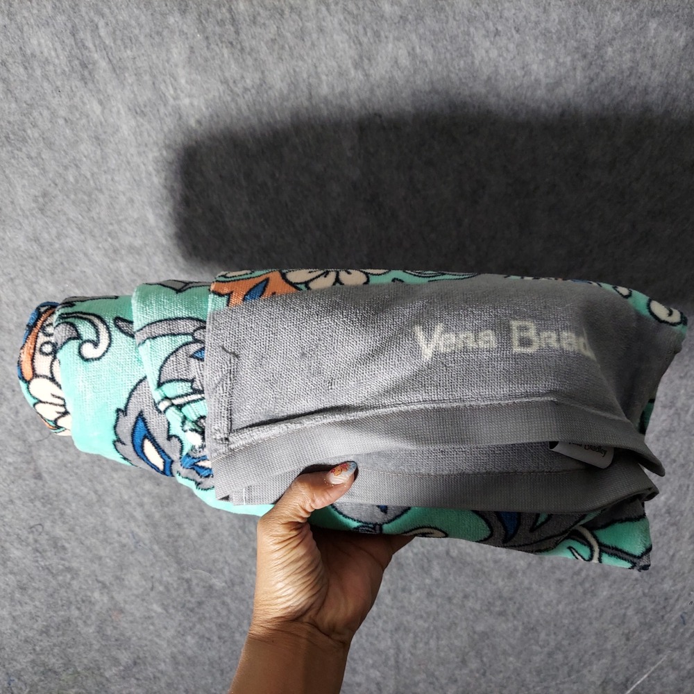 Vera Bradley Beach Towel 64x33 Teal Boho Fan Flowers Floral Print‎ Cotton Terry - Picture 2 of 5